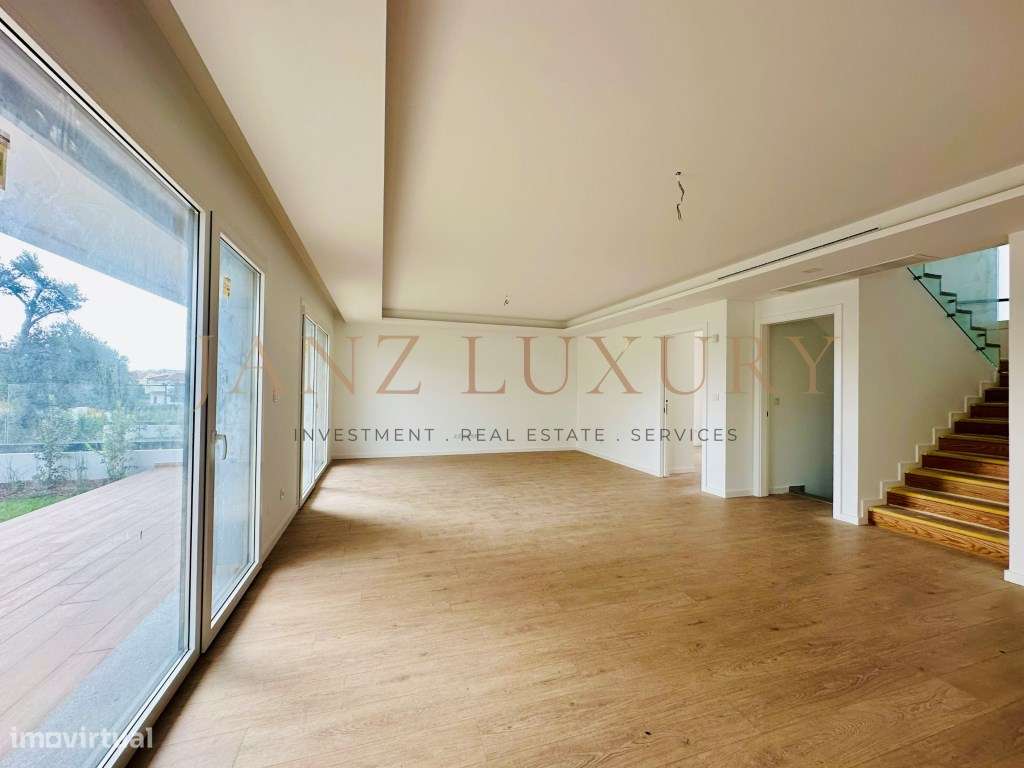 Moradia T4 com Piscina e 300m² Jardim em Manique | Cascais | Garage...-9
