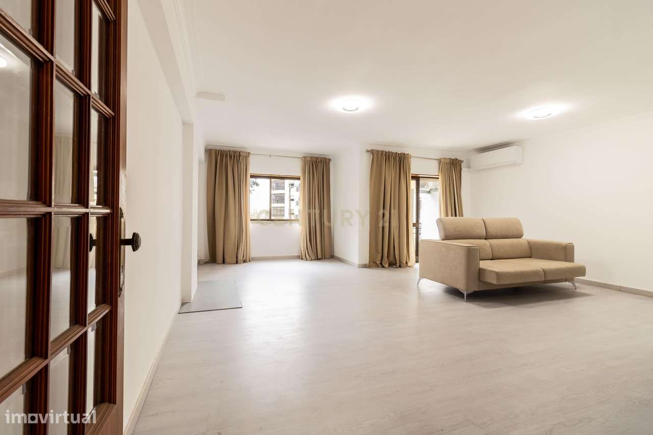 Apartamento, 134 m², Massamá e Monte Abraão - Grande imagem: 2/26