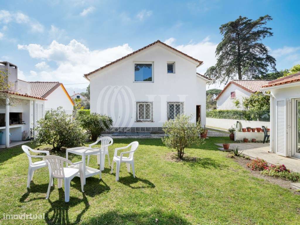Moradia T4 com jardim no Banzão em Colares-56