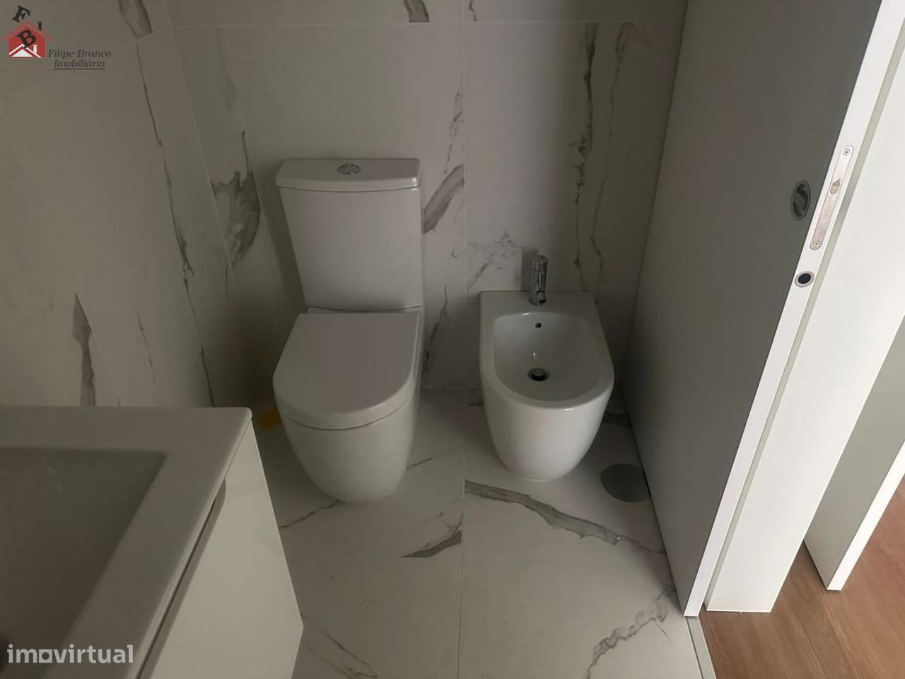 T2+1 NOVO PRONTO HABITAR! VISTA MAR SANTA MARINHA GAIA!-22