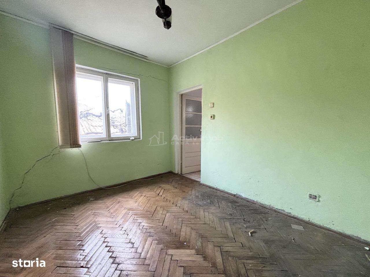 Casa singur in curte -  intrare auto - 78 mp util - teren aferent 320-2
