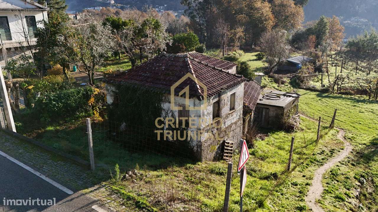 Moradia para Restaurar em Mancelos-15