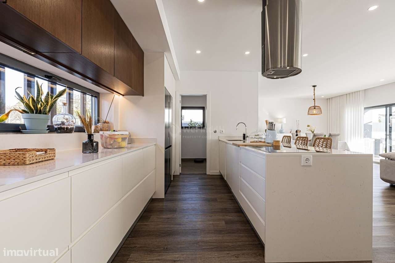 Moradia Térrea T3 c/piscina, lote de 474m² - Única na Caparica-12