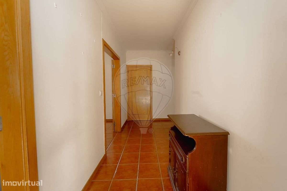 Moradia T6 para venda-8