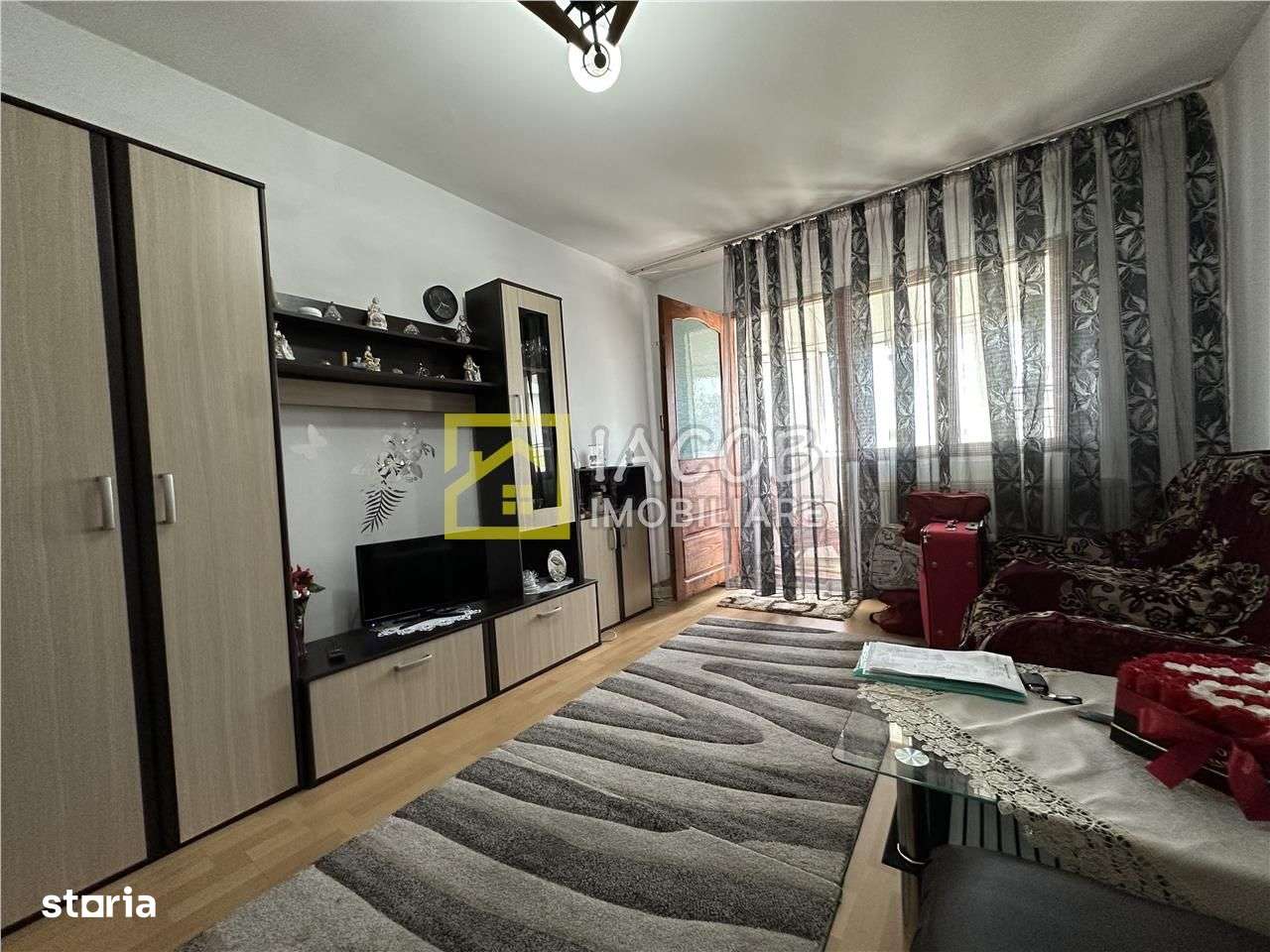 Apartament 3 camere decomandate – Str. Metalurgiei, Bac&#259;u - Imagine principală: 1/15