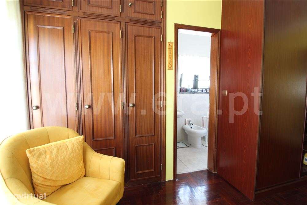 Moradia Geminada T3, Venda-25