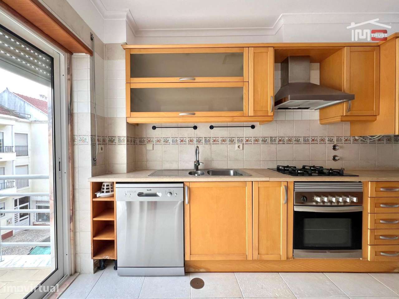 Apartamento T2 Duplex 2ºandar, Garagem, Coz. Equipada, 2 Wcs - Samouco - Grande imagem: 3/22