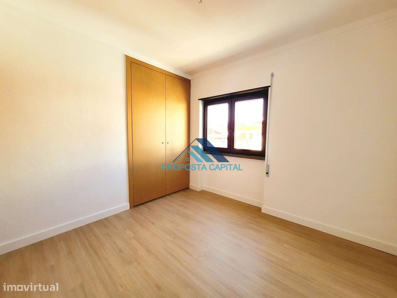 Apartamento T2 Totalmente Remodelado | Centro Sesimbra 200m da Praia-17