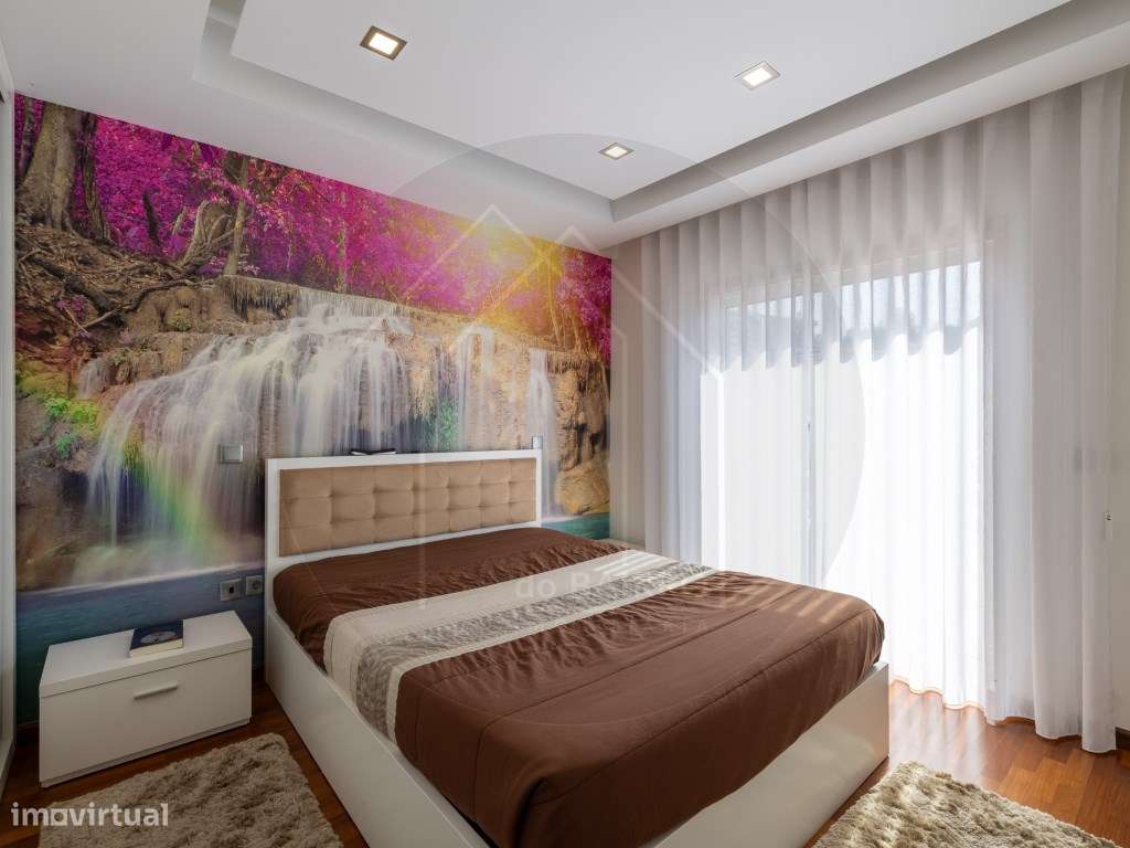 Moradia T4 Independente com Piscina, Ginásio e Garagem para 4 Carro...-21