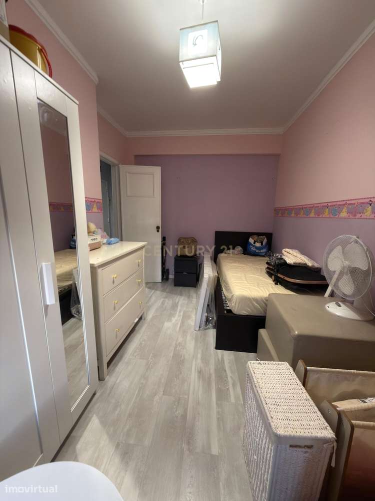 T2 no centro da Amadora, junto ao Babilónia e Metro-11