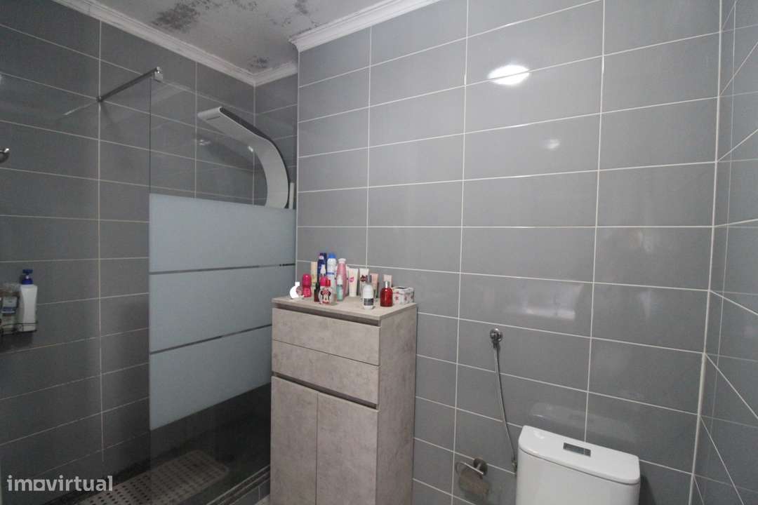 APARTAMENTO T3 EM ESMORIZ-16