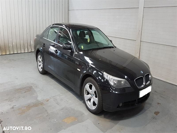 Far dreapta BMW E60 2006 Sedan 520 D - 1