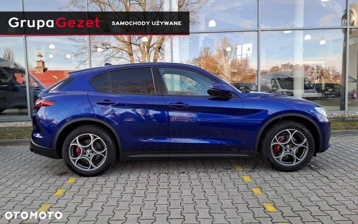 Alfa Romeo Stelvio - 8