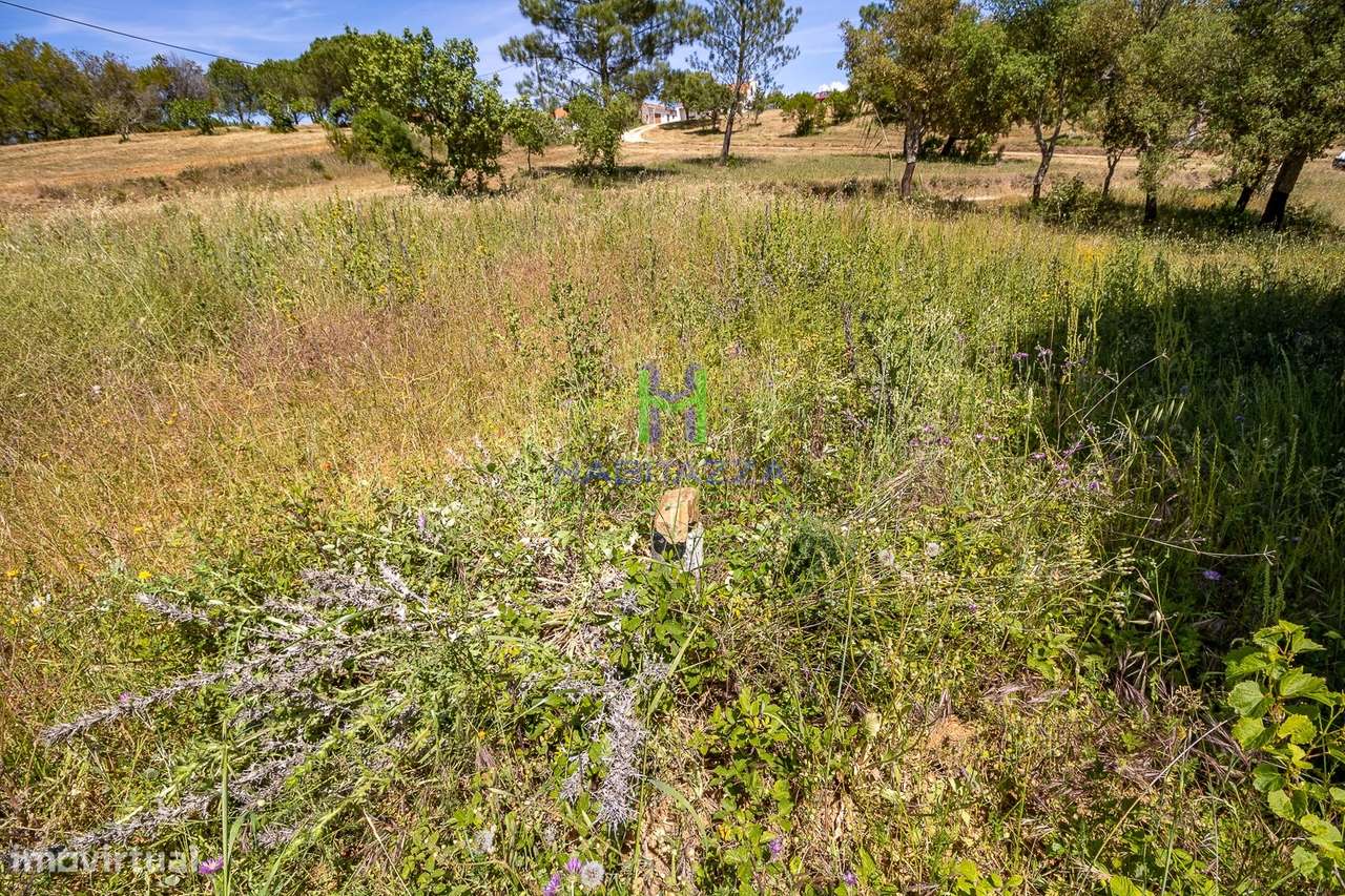2 Parcelas de terreno rústico, com área total de 5.500 m2, com furo, p-13