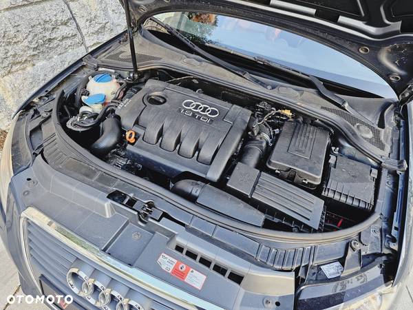 Audi A3 1.9 TDI DPF Ambiente S tronic - 34