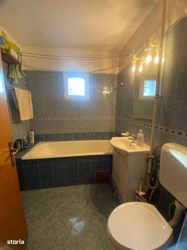 3 DECOMANDATE cu centrala,izolat, termopan, 78mp, balcon 8m,Mioritei-12