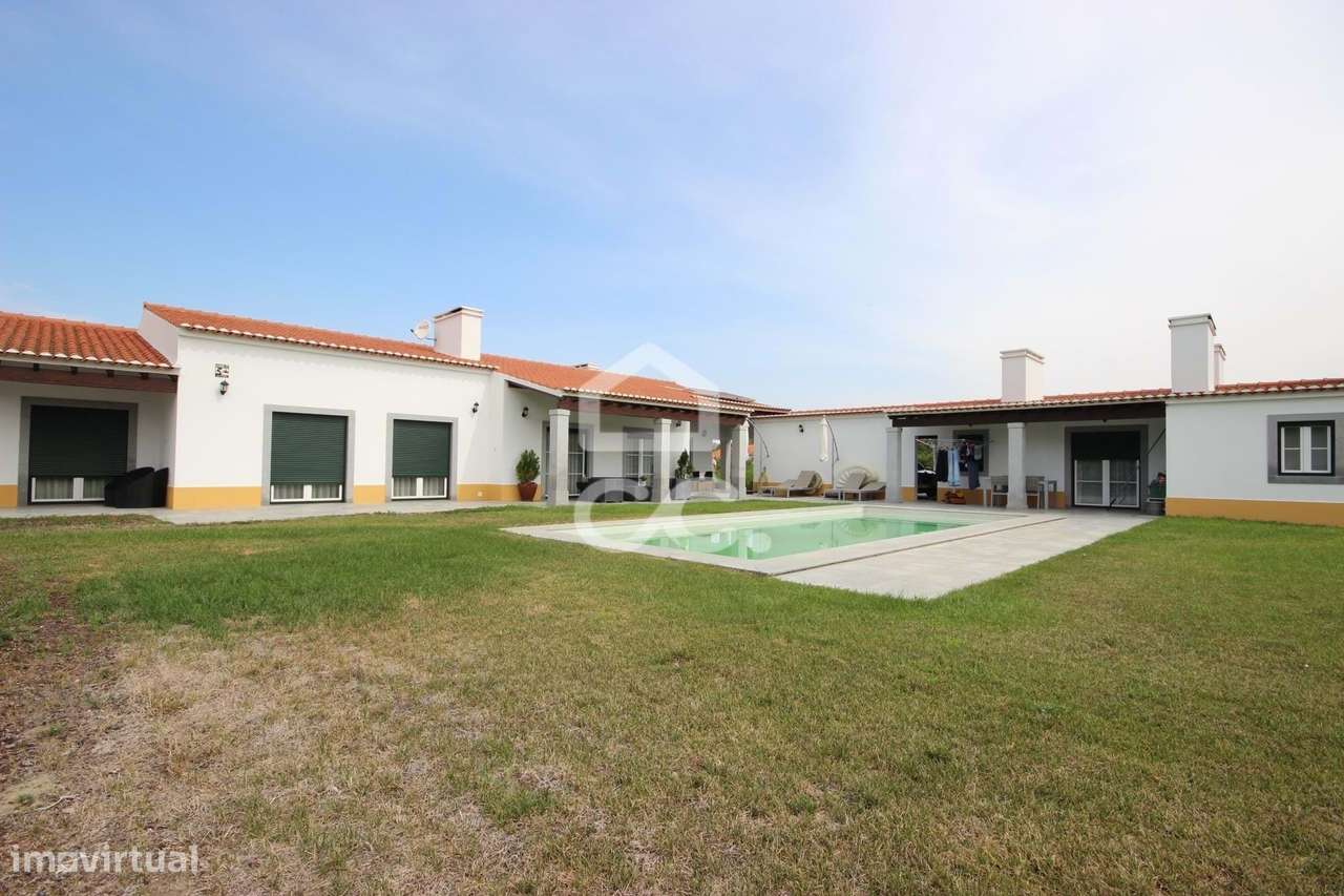 Quinta de 8500m2 com moradia térrea T6 e piscina | Évora - Grande imagem: 4/36