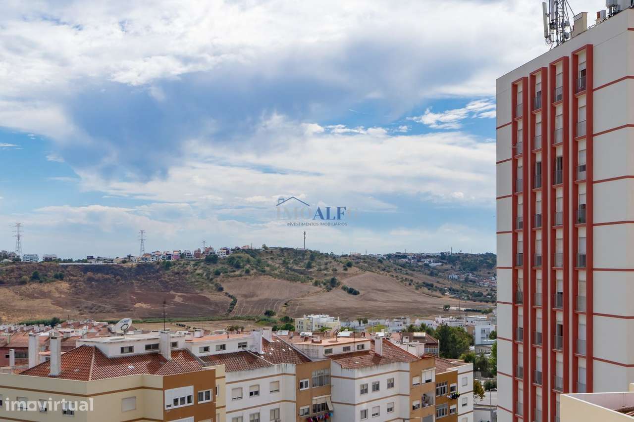 Apartamento T3 no centro de Vialonga com elevador-28