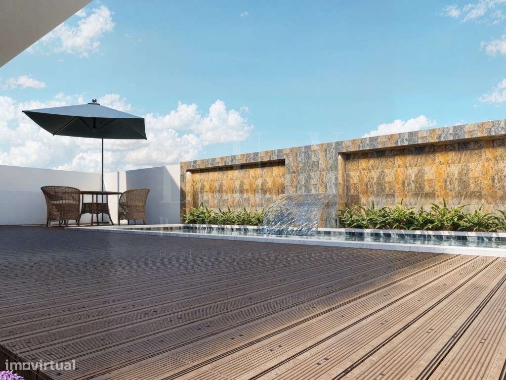 MORADIA T4 CONTEMPORÂNEA COM PISCINA-5