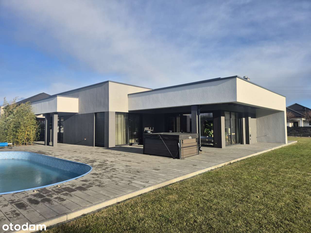 NOWOCZESNY KOMFORTOWY DOM PARTEROWY - Pełny obrazek: 2/11