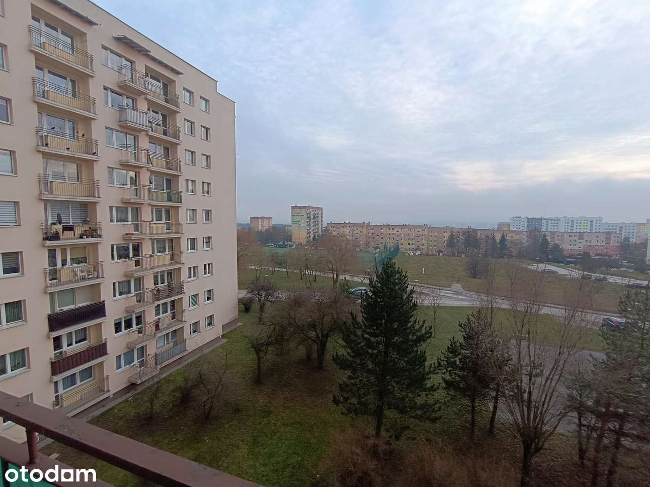 Duża kawalerka z możliwością przerobienia na 2 pok, duży balkon, winda - Pełny obrazek: 2/12