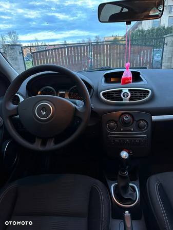 Renault Clio - 12