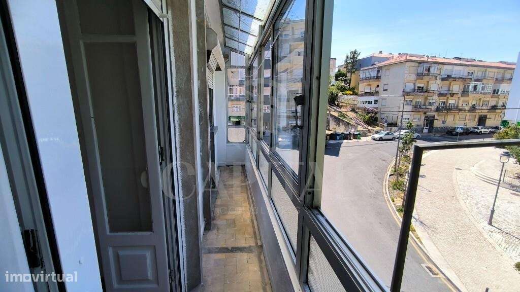 Apartamento T4 nas Mercês-29