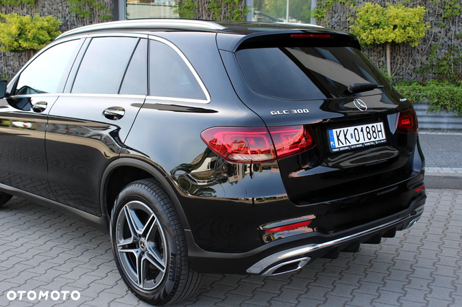 Mercedes-Benz GLC 300 4Matic 9G-TRONIC AMG Line Plus - 14