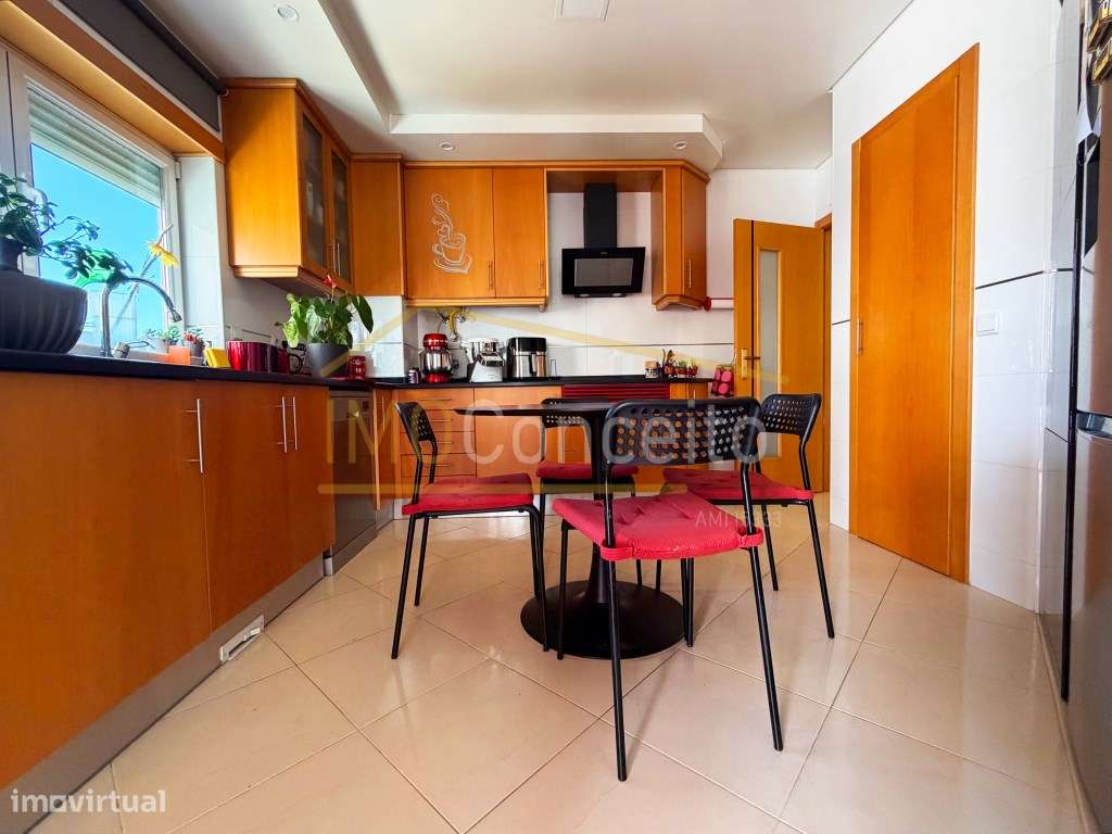 Apartamento T3/ sótão/garagem fechada em Torres Novas-6