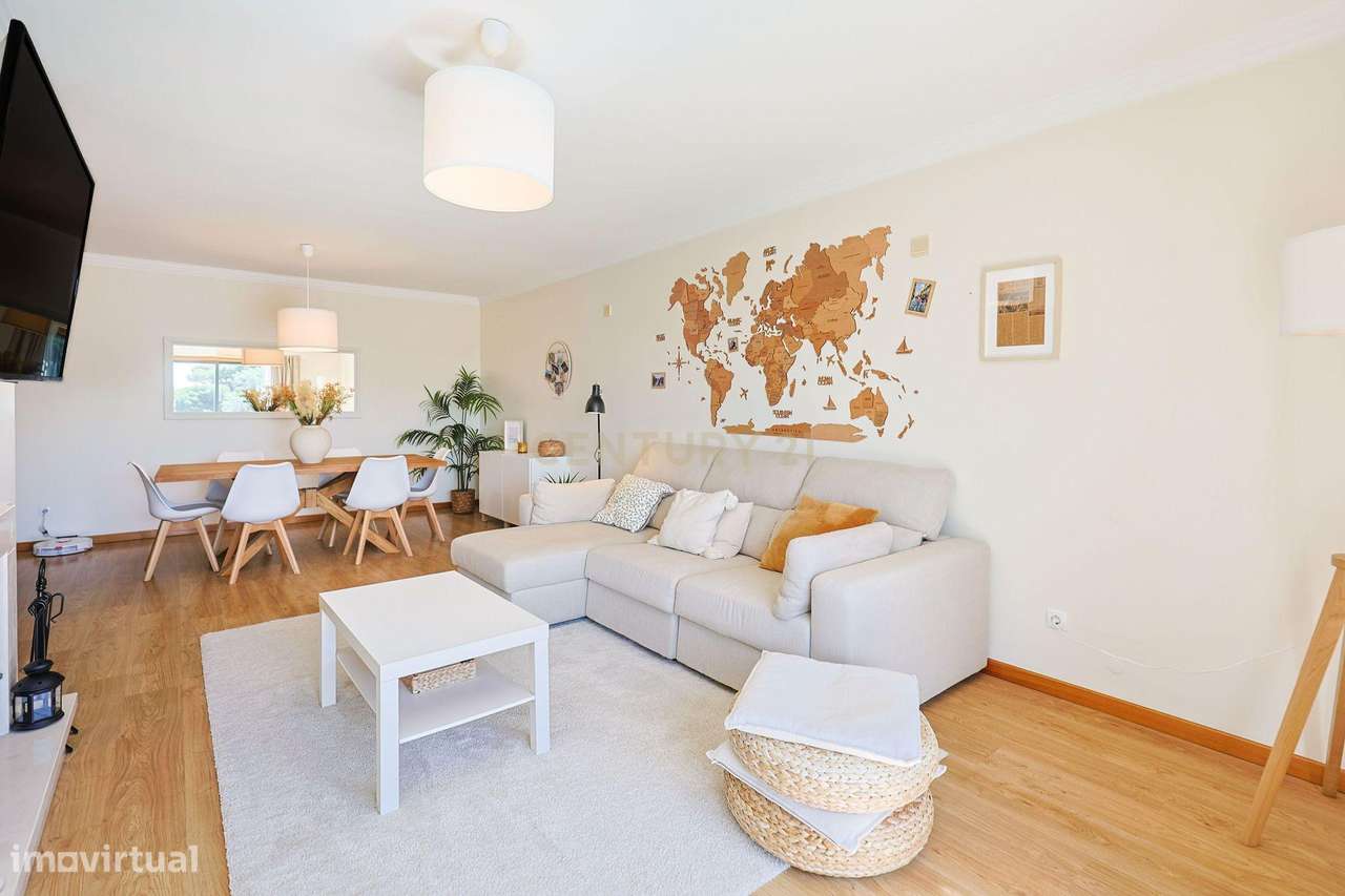 Apartamento T2, com Lugar de Parqueamento e Arrecadação, Quinta de São-4