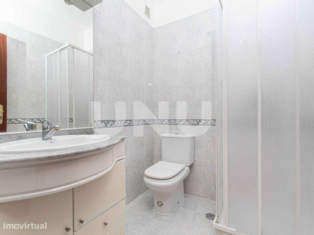 Apartamento T3, com lugar de estacionamento, no Carregado!-14