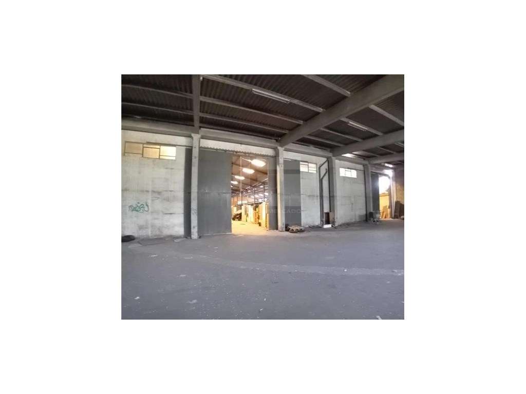 ARMAZÉM EM MELEÇAS - QUELUZ - Grande imagem: 4/11