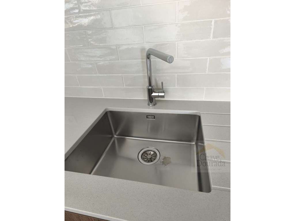 Apartamento T2 de luxo a estrear no Alto de São João-5