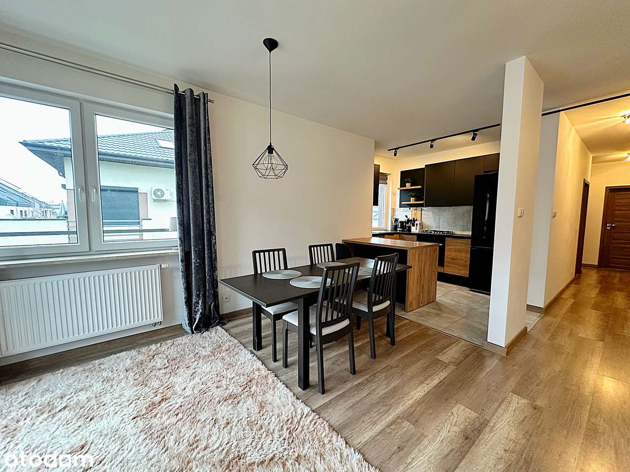 Dwupoziomowe mieszkanie z kominkiem - Pełny obrazek: 4/17