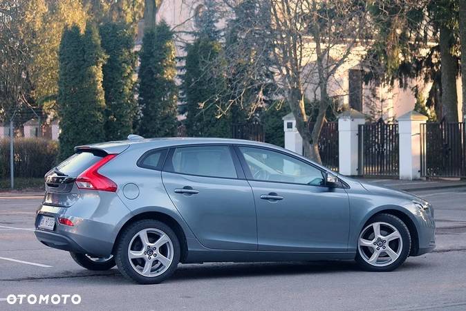 Volvo V40 D2 Summum - 24