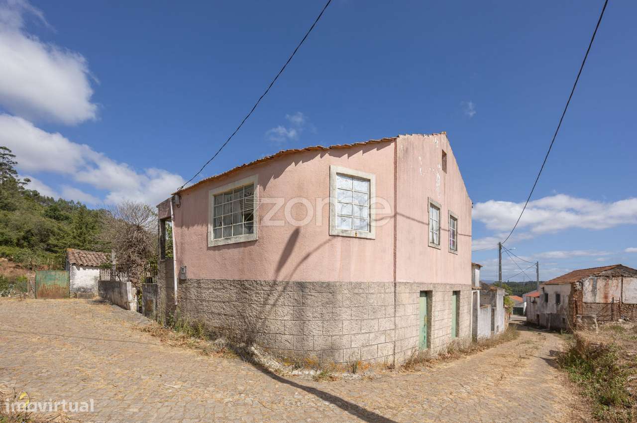 Moradia T2+2 | Garagem | Alvaiázere | Ao abrigo do Simplex-21