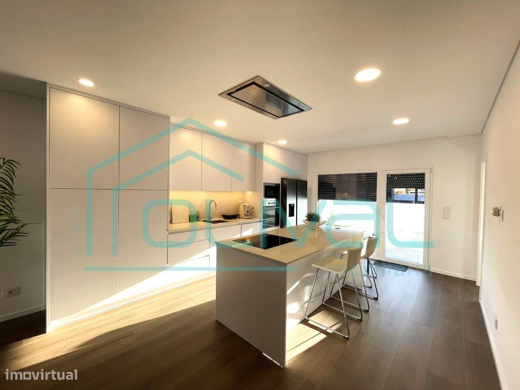 Moradia T3+1 Moderna com Piscina Privada - Conforto, Elegância e Fu...-5