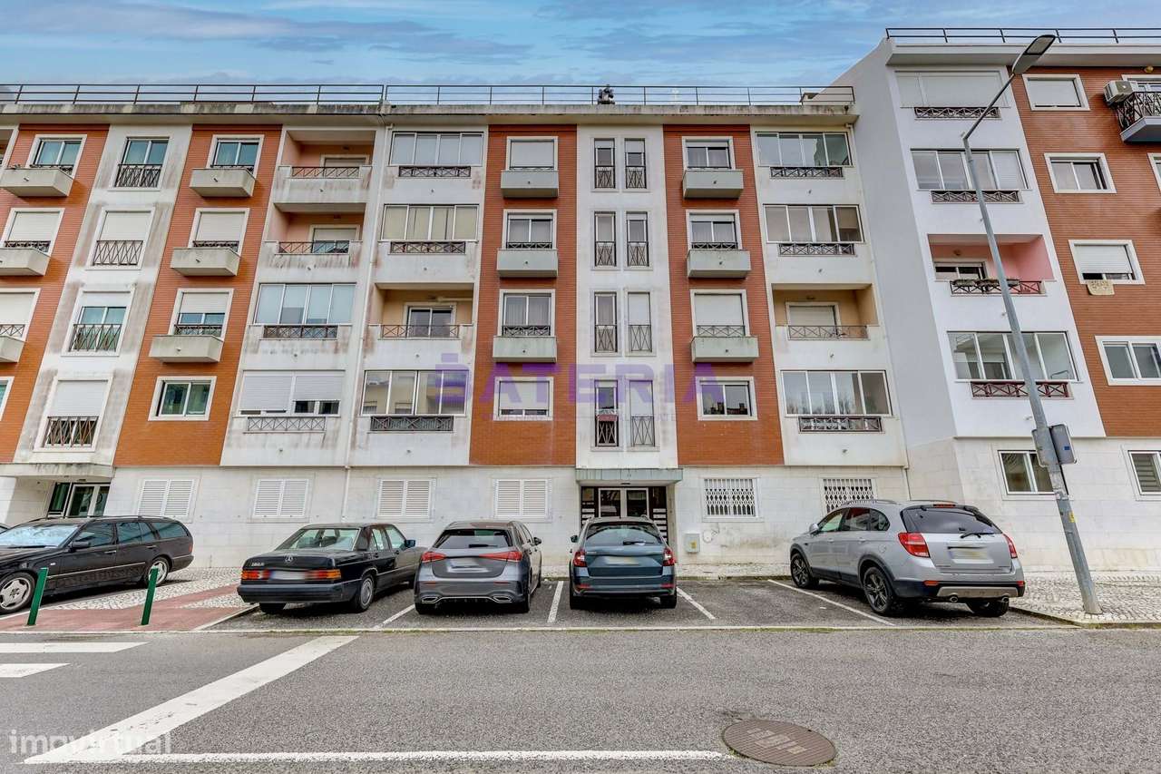 T2 com Suite, estacionamento e arrecadação em Massamá-21