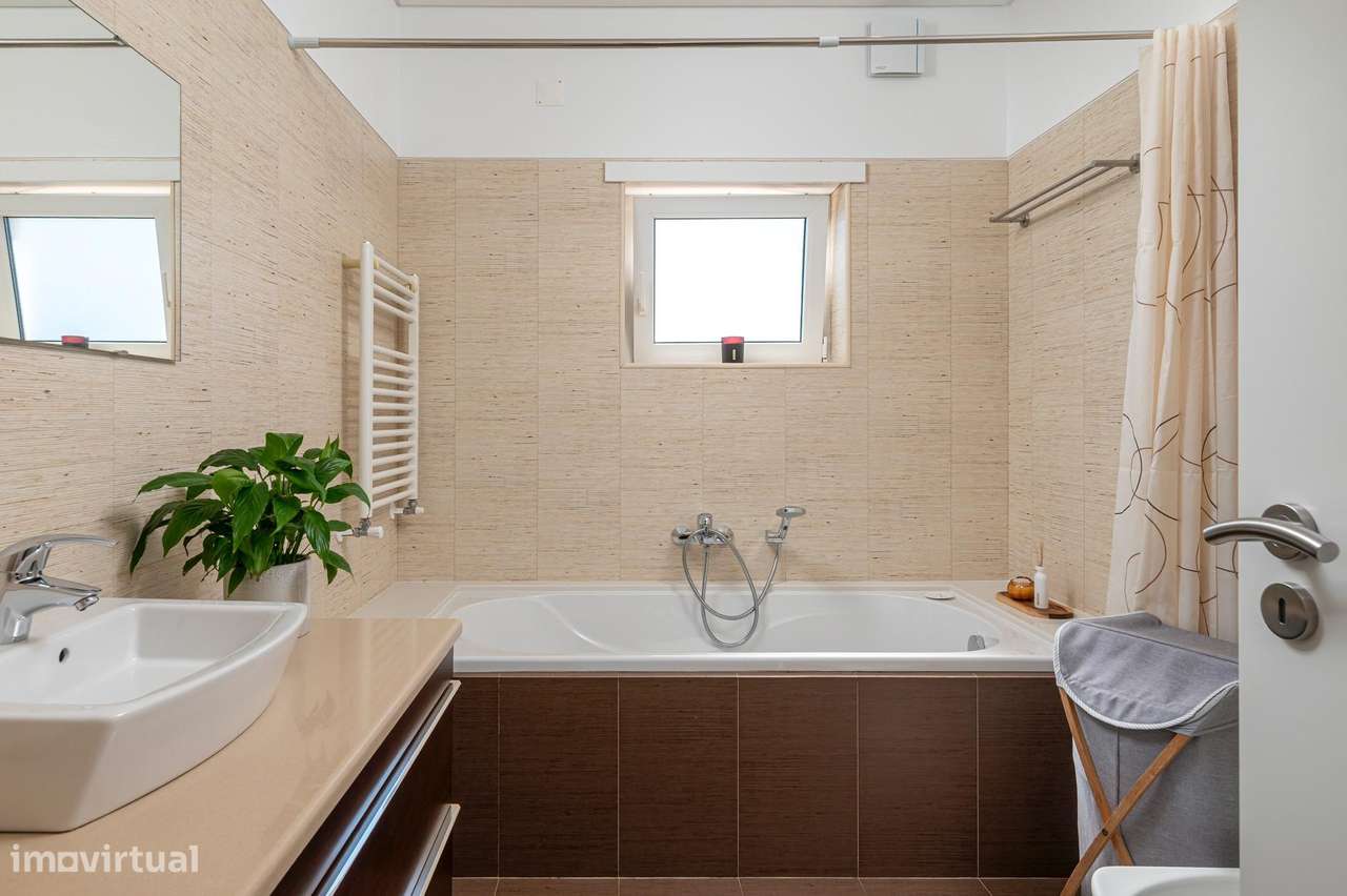 Moradia T3 com Jardim e Garagem | Construída em 2011 | São Pedro...-44