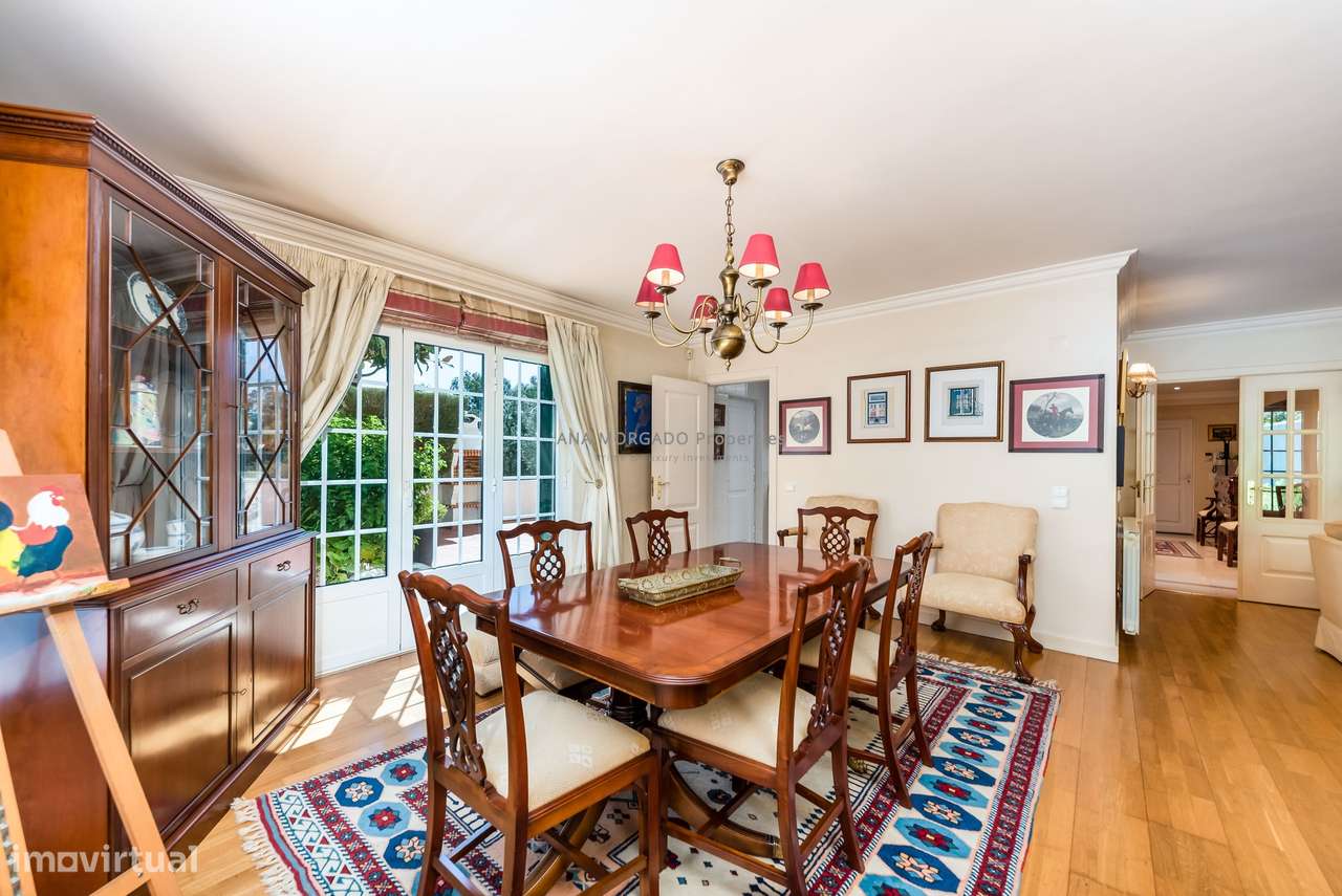 Moradia T4+1 Geminada na Quinta da Beloura — Luminosidade, Conforto e-8