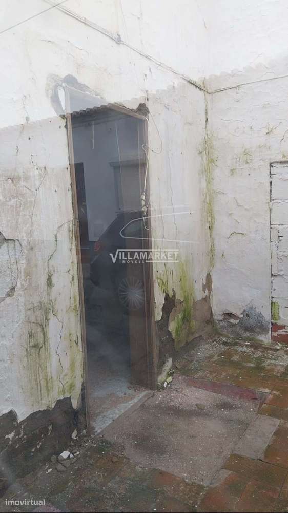 Moradia em banda da banca de tipologia T2, em  S Matias , Freguesia de - Grande imagem: 5/9