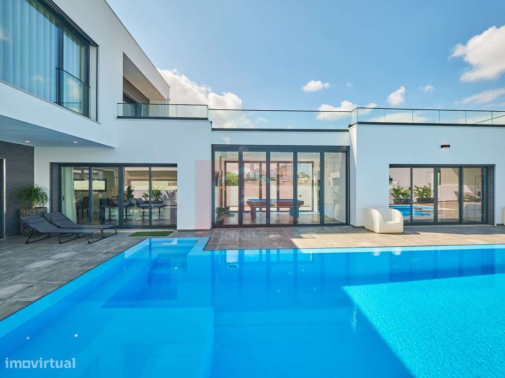 Moradia T5 de Luxo com Piscina Infinita Aquecida e Jacuzzi em Corte...-6