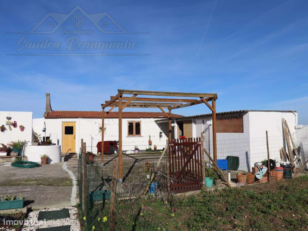 Moradia T3 em lote de 2800m2-9