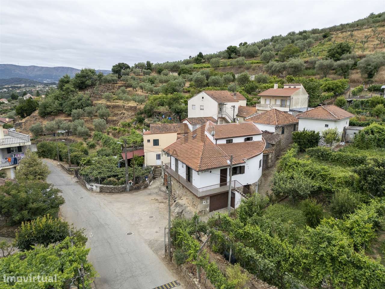 Moradia T4 | Zona Vinícola | Salzedas | Tarouca-14