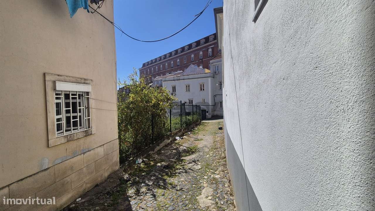 Armazém/comércio com 60m2 em Arroios com hipótese de transformação - Grande imagem: 4/18