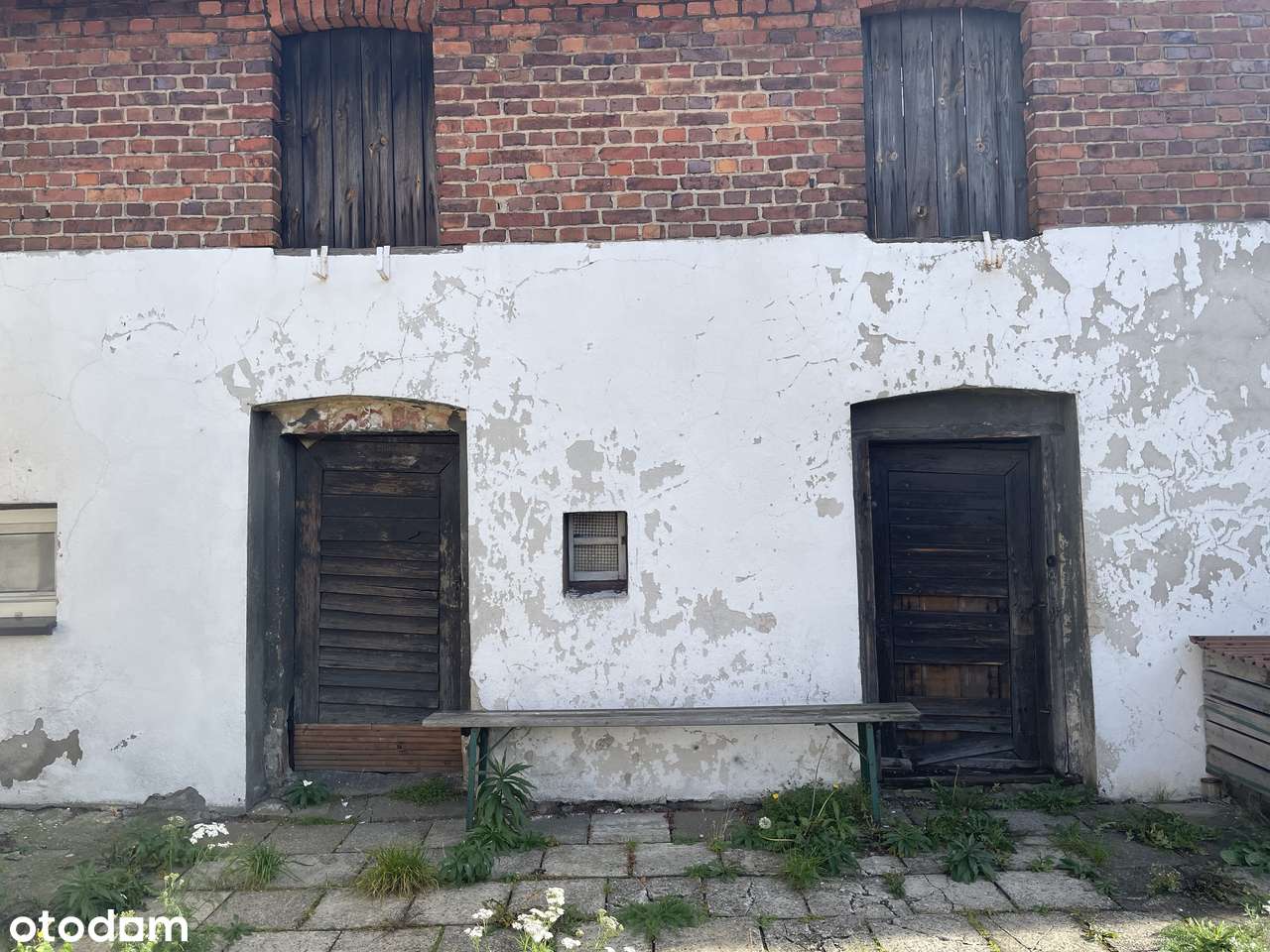 dom do remontu  z ładna południową działką-11