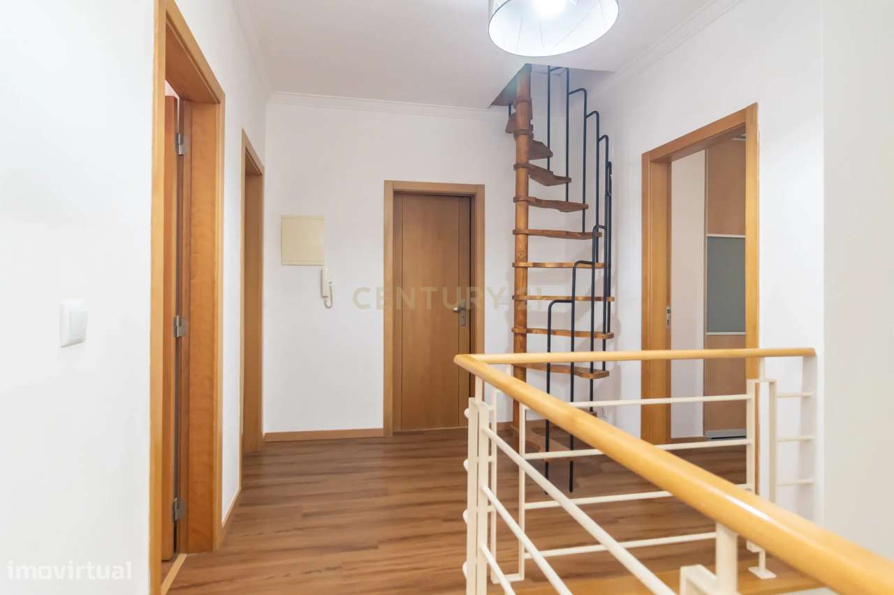Moradia T3 com Piscina e Excelentes Áreas nos Foros de Amora-18