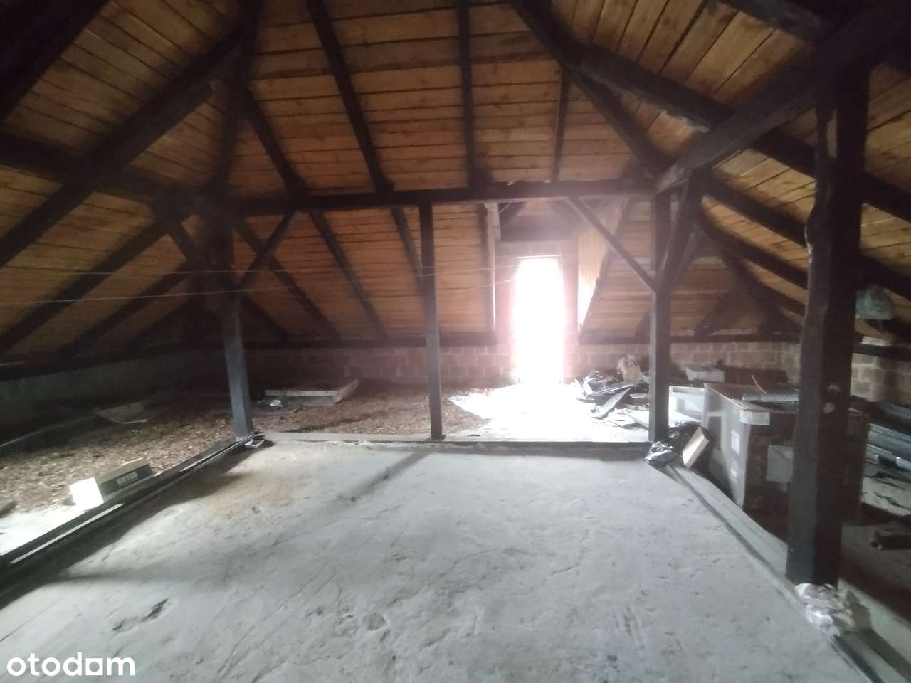 Dom z ogromnym potencjałem — Ostrowiec Świętokrzyski, ul. Plenerowa-17