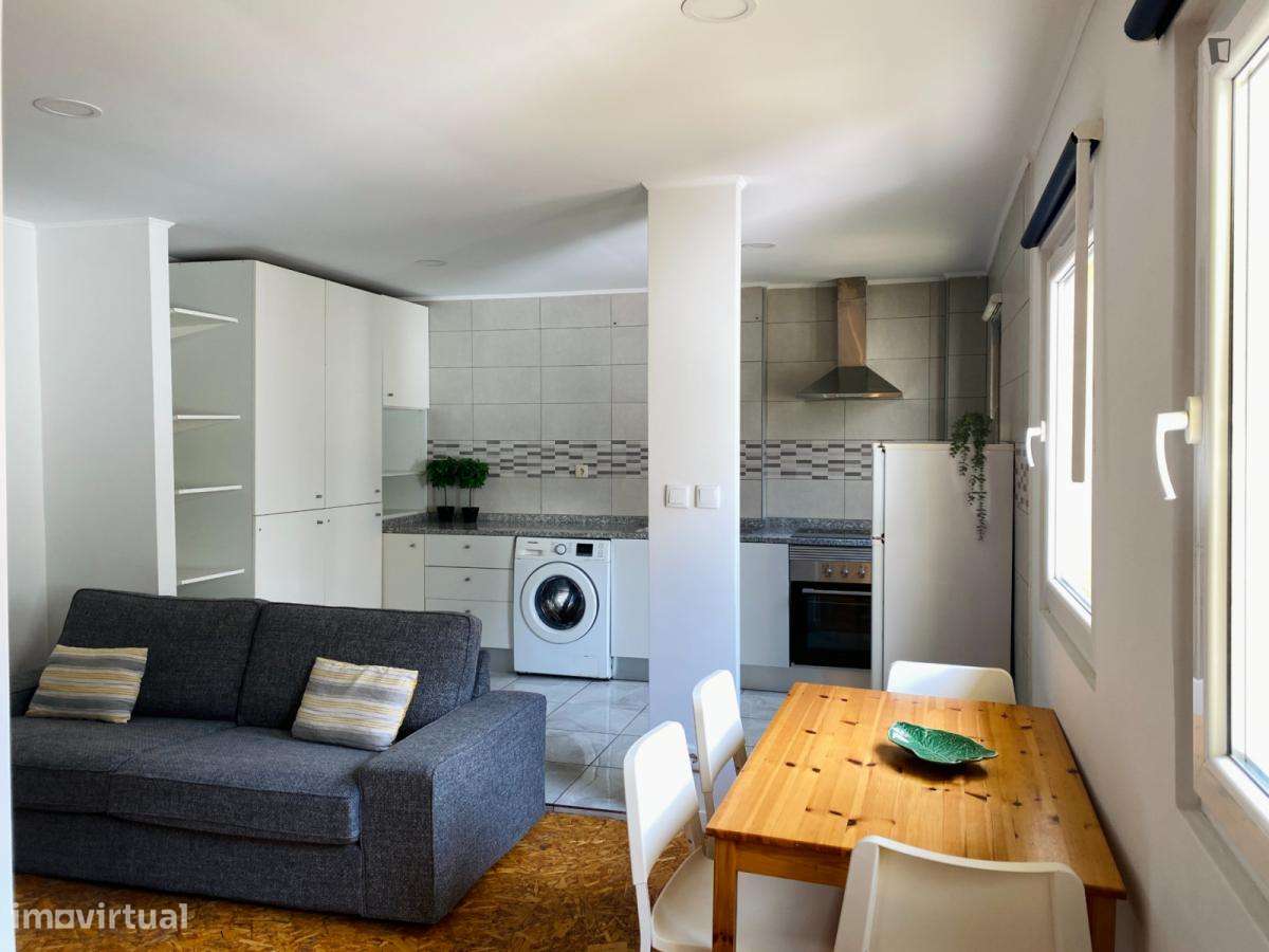 Apartamento com 2 quartos - localizado em Santa Marinha Porto - Grande imagem: 5/10