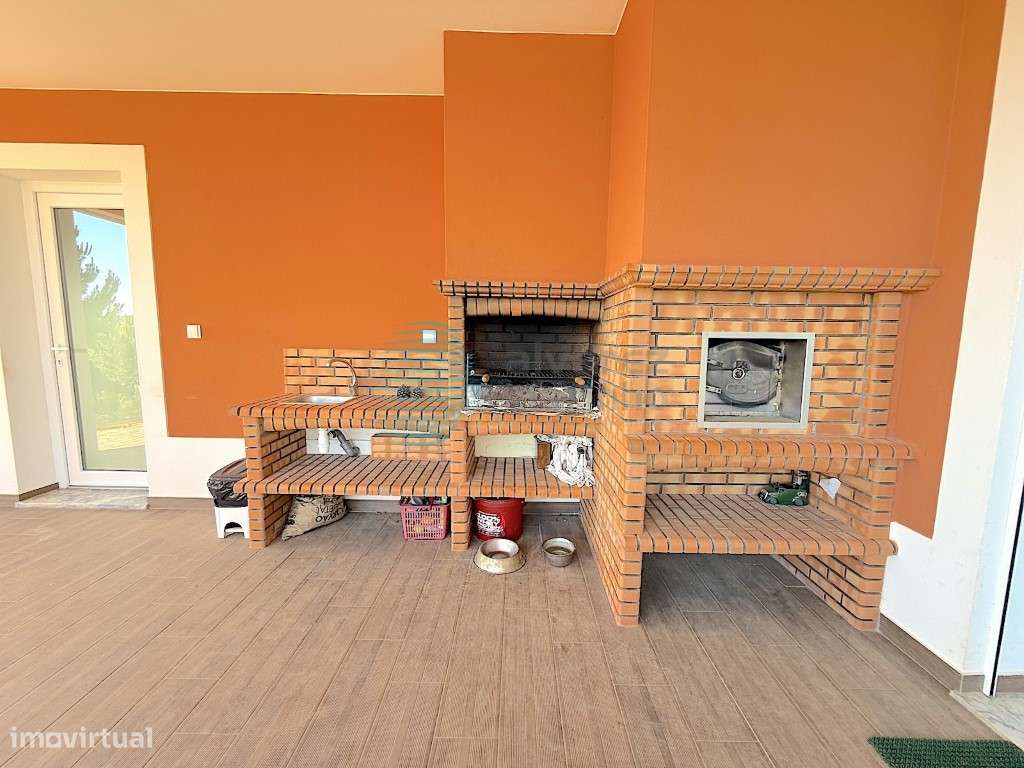 Excelente Moradia/Quintinha PISO TÉRREO V4, Ramalhal-35